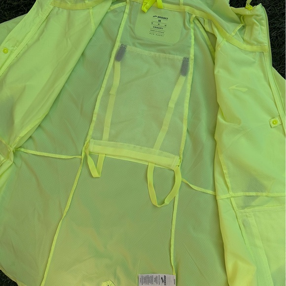 Brooks Running Women’s Canopy Packable Jacket Lightweight Wind Water Resistant M - Picture 6 of 8
